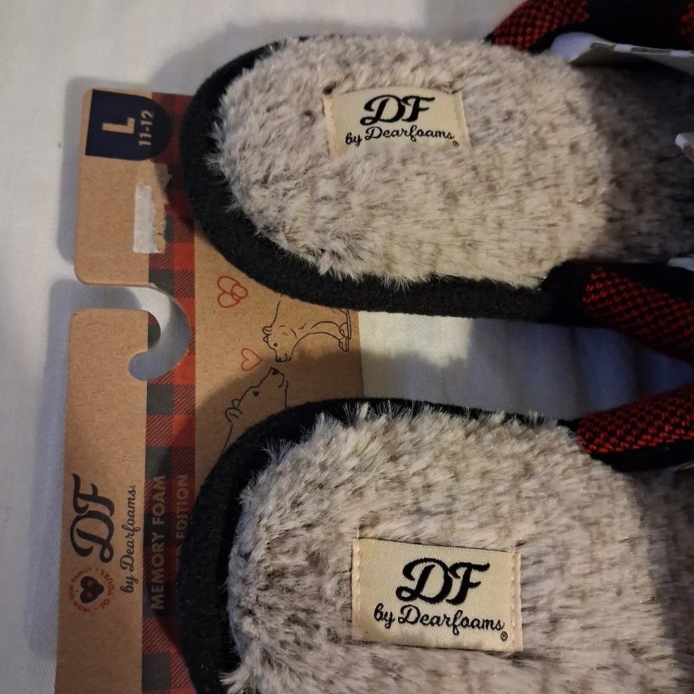 Dearfoams Red and Black Buffalo Plaid Mens Slippers